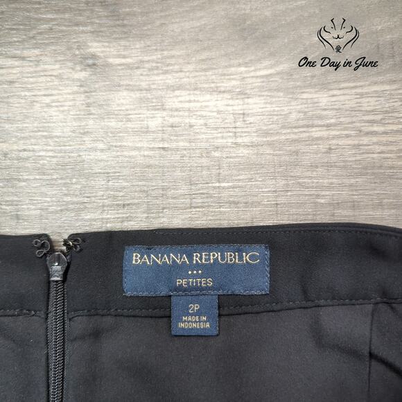 Banana Republic Petite Mini Skirt Size 2P - Picture 2 of 5